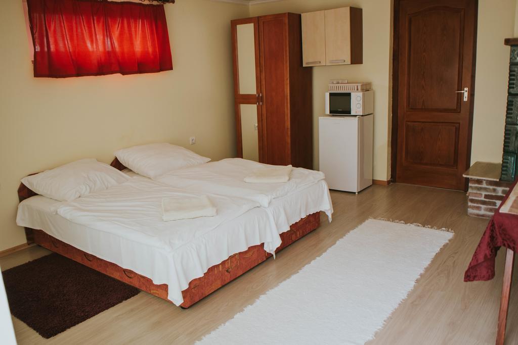 Hotel Szep Kert Vendeghaz Szekszárd Exterior foto